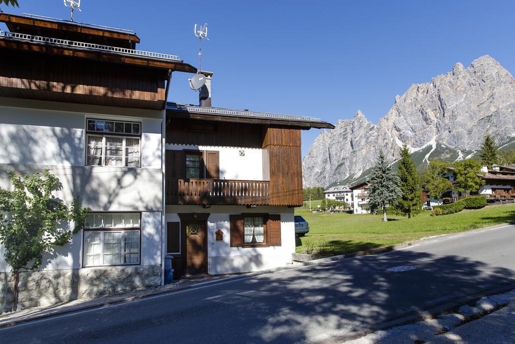 Chalet Verocai - Stayincortina Cortina d'Ampezzo Bagian luar foto