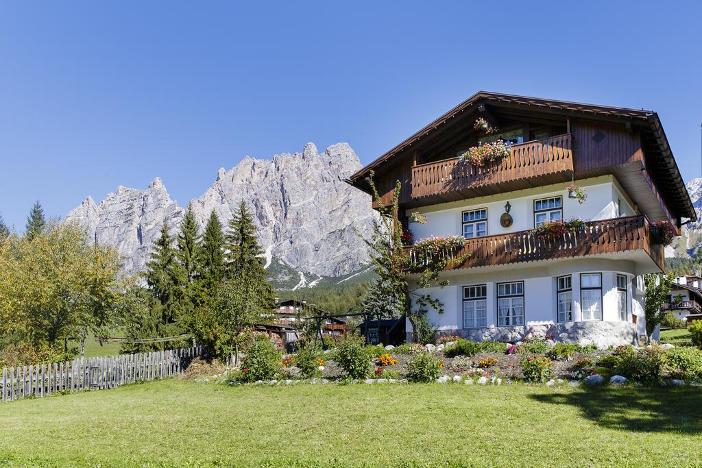 Chalet Verocai - Stayincortina Cortina d'Ampezzo Bagian luar foto